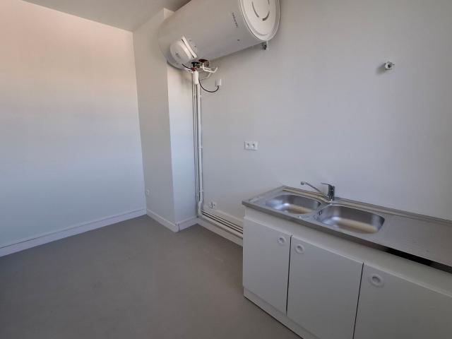 Location appartement, 42.74 m² T 2 à Compiègne, 700 €