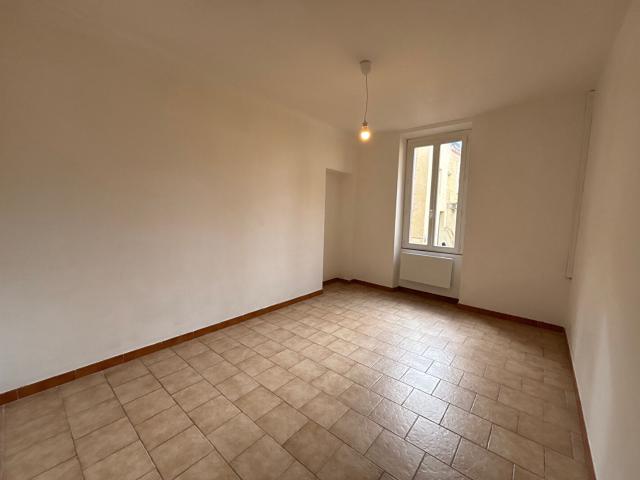 Location appartement 42 m², Monteux 84170 Vaucluse