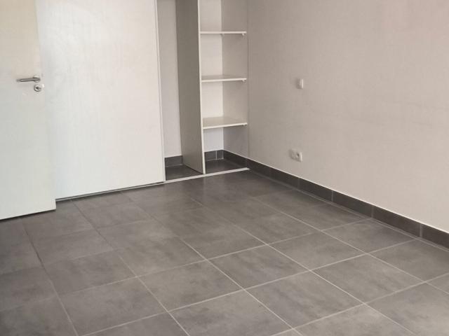 Location appartement, 47.65 m² T 2 à Nîmes, 604 €