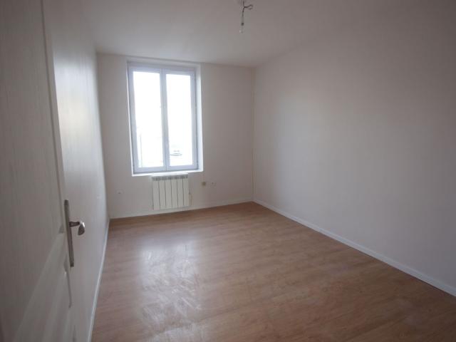 Location appartement, 47.38 m² T 2 à Les Avenières, 470 €