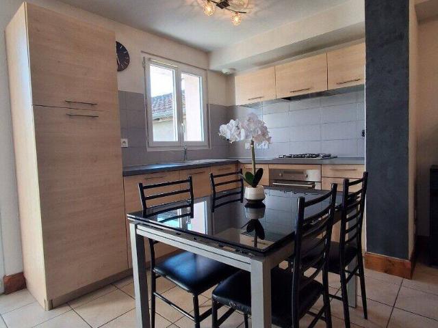 Location Appartement 47 m² à Saint Jean de Gonville 1 200 ¤ CC /