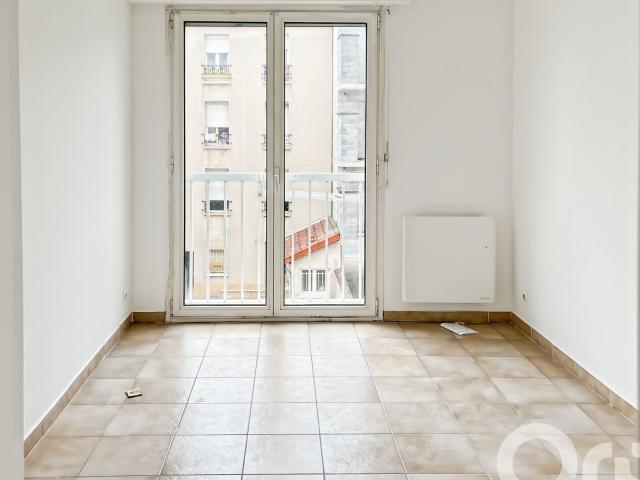 Location appartement, 44.02 m² T 1 à La Courneuve, 980 €