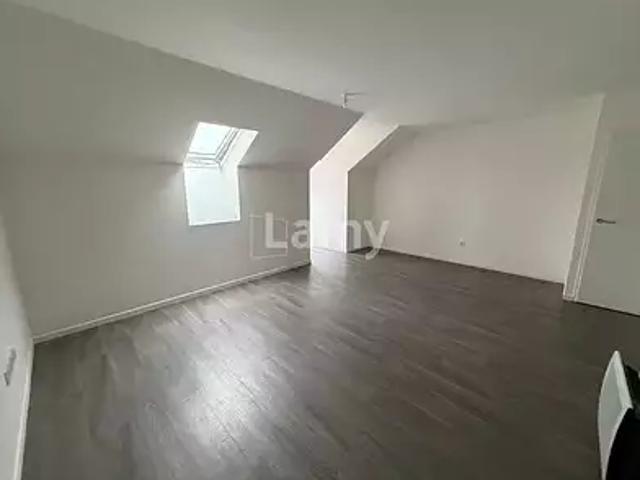 location appartement, 45.8 m² au dernier étage terrasse