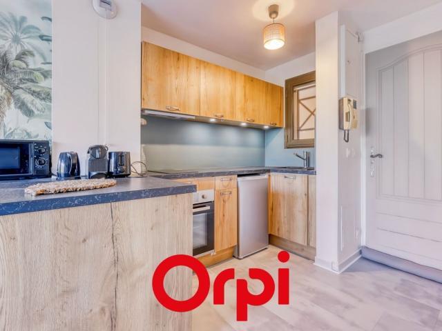 Location appartement, 45.9 m² T 3 à Bandol, 1 350 €