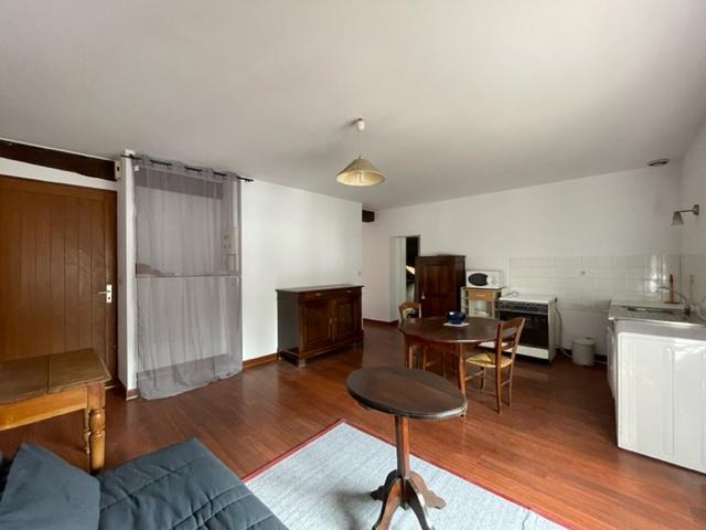 Location Appartement 45 m² meublé au 2nd étage | ERLEA IMMOBILIER