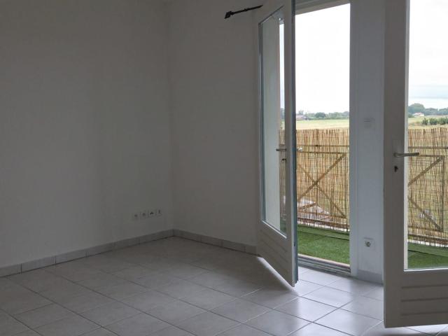 Location appartement, 45 m² T 2 à Saint Sardos, 495 €