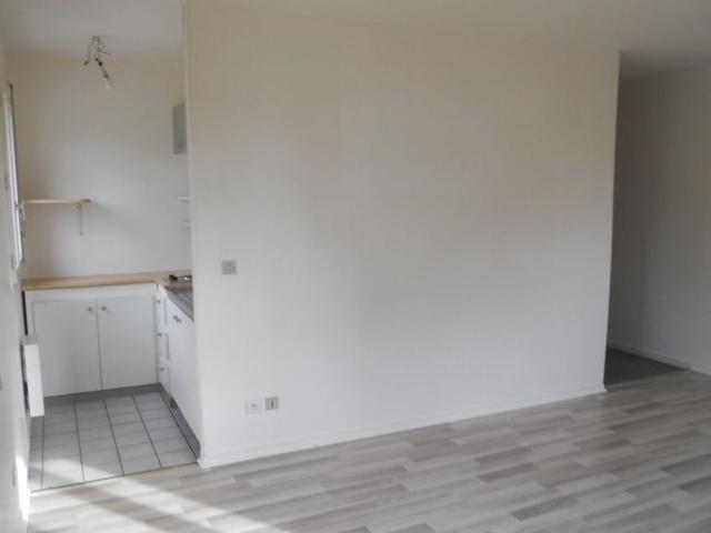 Location appartement, 46.27 m² T 2 à Longpont sur Orge, 747 €