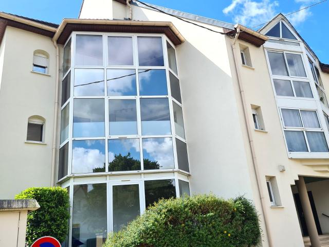 Location appartement, 48.93 m² T 2 à Ozoir la Ferrière, 920 €