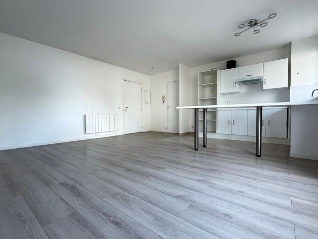 Location appartement, 48.94 m² T 2 à Saint Maur des Fossés, 1 195 €