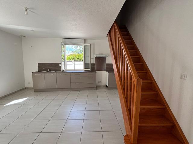 Location appartement, 48.01 m² T 2 à Lesparre Médoc, 600 €