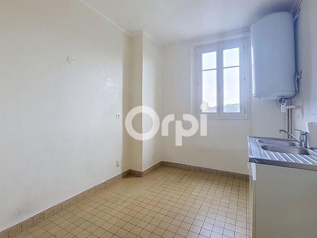 Location appartement, 48.14 m² T 3 à Creil, 750 €