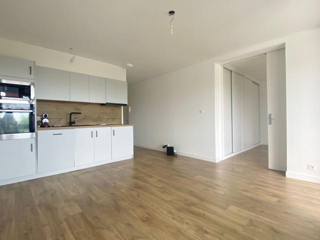 Location appartement, 49.57 m² T 3 à Saint Cyprien, 663 €