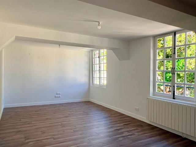 Location appartement, 49.15 m² T 2 à Beauvais, 582 €