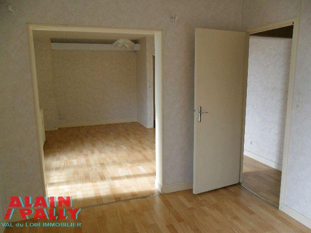 Location Appartement 4 pièces 50m² CHATEAUDUN 28200