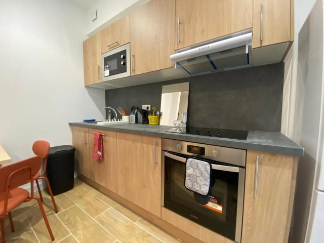 Location Appartement 4 pièces 61m² MARSEILLE 5ème