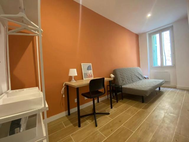 Location Appartement 4 pièces 61m² MARSEILLE 5ème