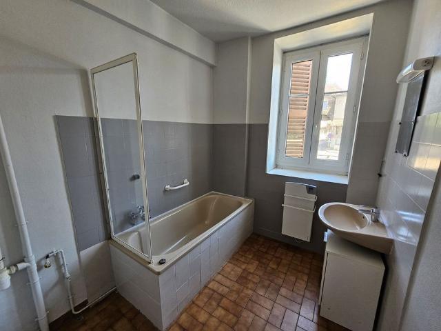 Location Appartement 4 pièces 67m² ROMENAY 71470