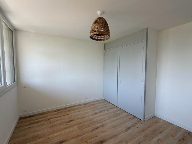 Location Appartement 4 pièces 67m² TOULON 83000