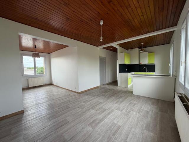 Location Appartement 4 pièces 65.01 m2 Sainte genevieve des bois