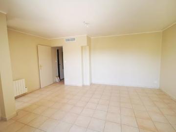 Location Appartement 4 pièces 65 m2 Villeneuve les avignon
