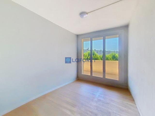 Location Appartement 4 pièces 65 m2 Saint Quentin