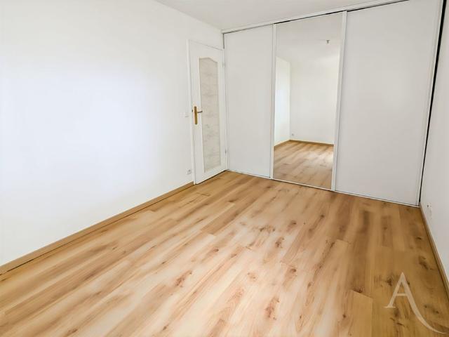 Location appartement 4 pièces, 66.94m², Sainte Geneviève des Bois