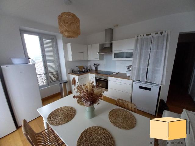 Location Appartement 4 pièces 66m² BELLEY 01300