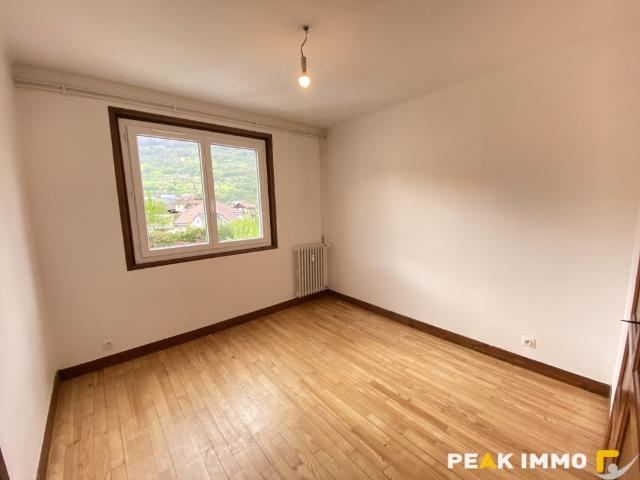 Location Appartement 4 pièces 66m² SALLANCHES 74700