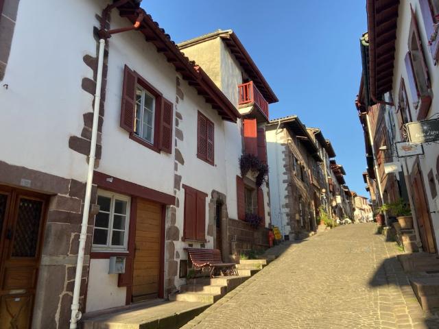 Location Appartement 4 pièces 66m² ST JEAN PIED DE PORT 64220