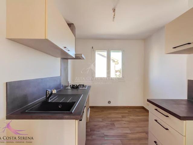 Location Appartement 4 pièces 69.16 m2 Ghisonaccia