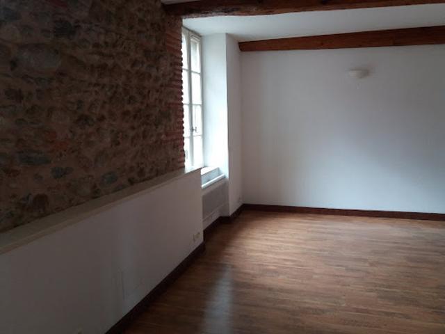 Location Appartement 4 pièces 69 m2 Pézilla la Rivière