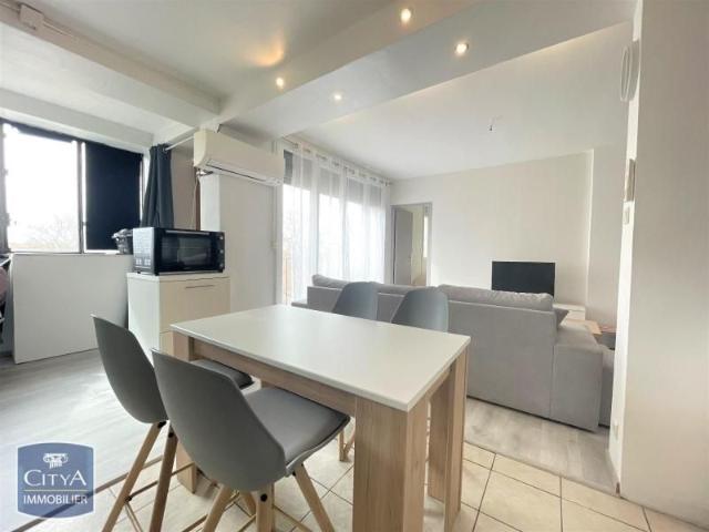 Location Appartement 4 pièces 69m² AVIGNON 84000