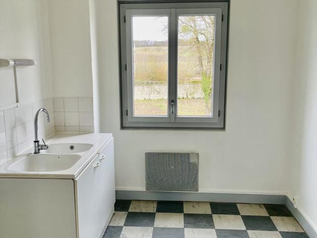 Location Appartement 4 pièces 69m² LES ORMES 86220
