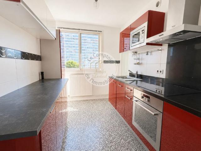 Location Appartement 4 pièces 69m² MARSEILLE 9ème