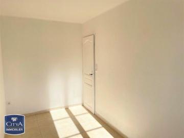 Location Appartement 4 pièces 69m² PEYROLLES EN PROVENCE 13860