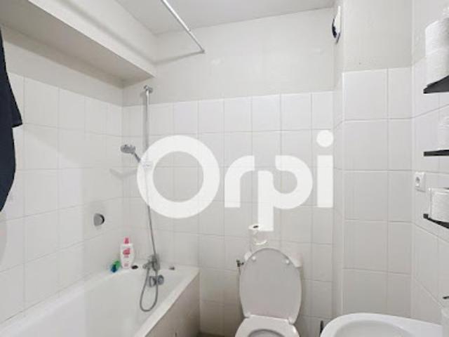 Location Appartement 4 pièces 73 m2 Molompize