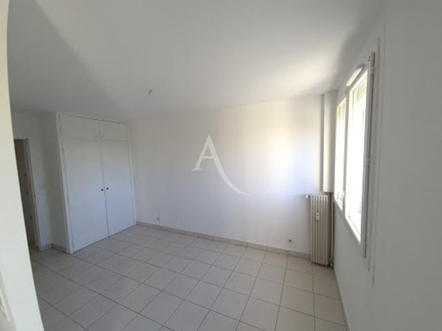 Location Appartement 4 pièces 70.34 m2 Nimes