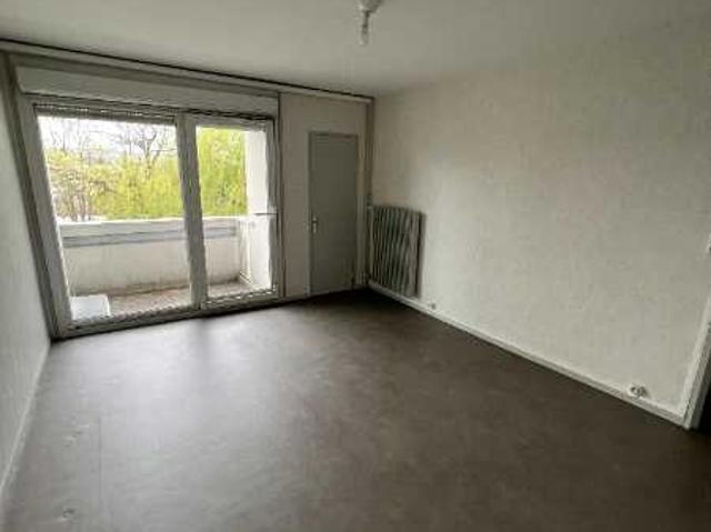 Location: Appartement 4 pièces 71 m2 – AUDINCOURT