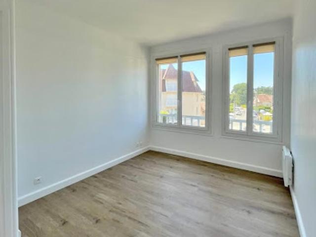 Location Appartement 4 pièces 71 m2 Merville Franceville Plage