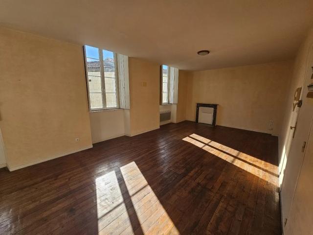Location Appartement 4 pièces 71m² COGNAC 16100