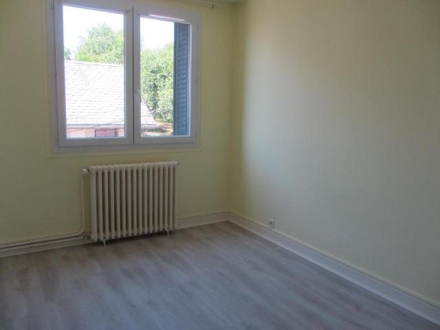Location Appartement 4 pièces 71m² USSEL 19200