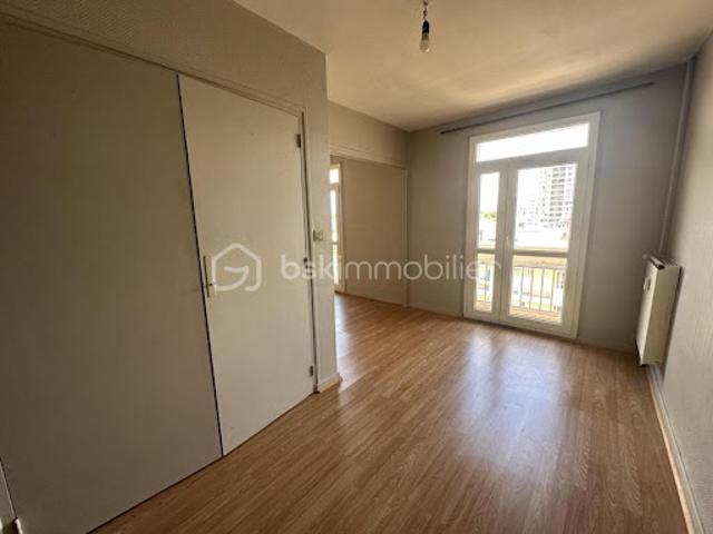 Location Appartement 4 pièces 72 m2 Valence