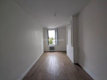 Location Appartement 4 pièces 72 m2 à Saint Médard de Guizières