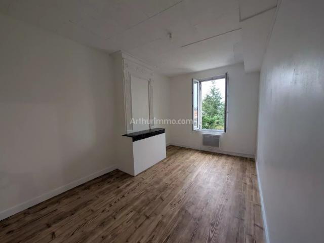 Louer appartement de 4 pièces 72 m² 720 € à Saint Médard de Guizières 33230: une annonce Arthurimmo.com