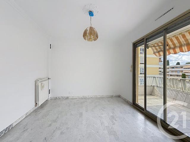 Location Appartement 4 pièces 77.44 m2 Grasse