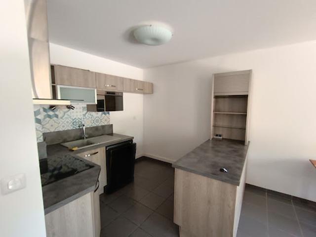 Location Appartement 4 pièces 77.65 m2 Carnoules