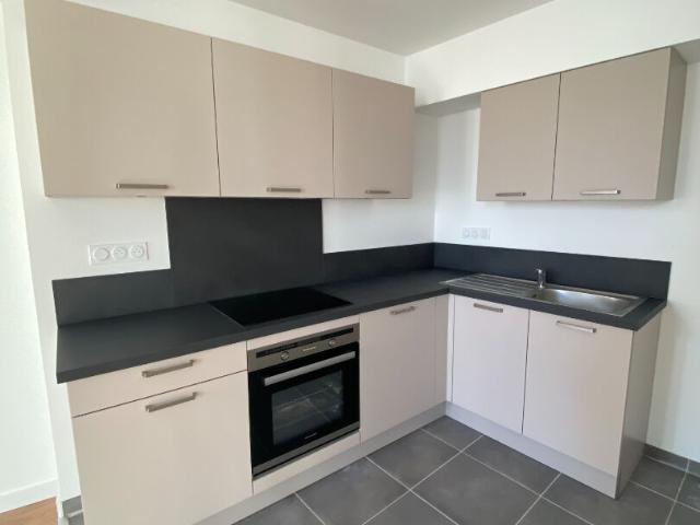 Location appartement 4 pièces, 77.76m², Castelnaudary