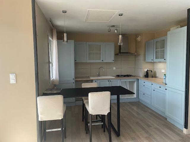 Location Appartement 4 pièces 77.29 m2 Nimes