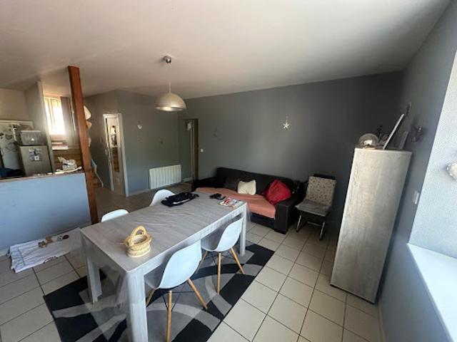 Location Appartement 4 pièces 77 m2 Saint Jean de Bournay
