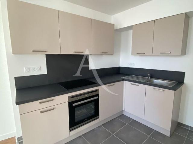 Location Appartement 4 pièces 77m²